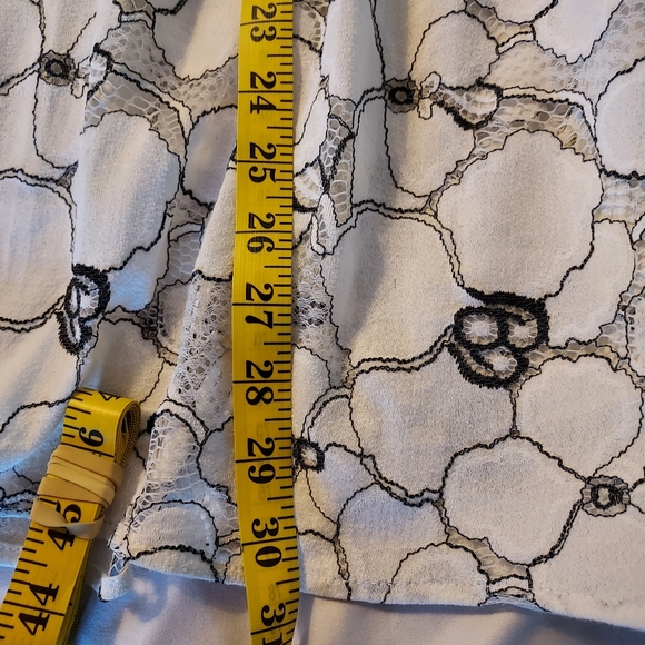 Lane Bryant Womens's Top Size 22 White Floral Semi Sheer Peplum Boho Whimsigoth - Picture 9 of 13